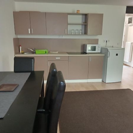 Tiszaliget Apartman Es Szallo โซลนอค ภายนอก รูปภาพ