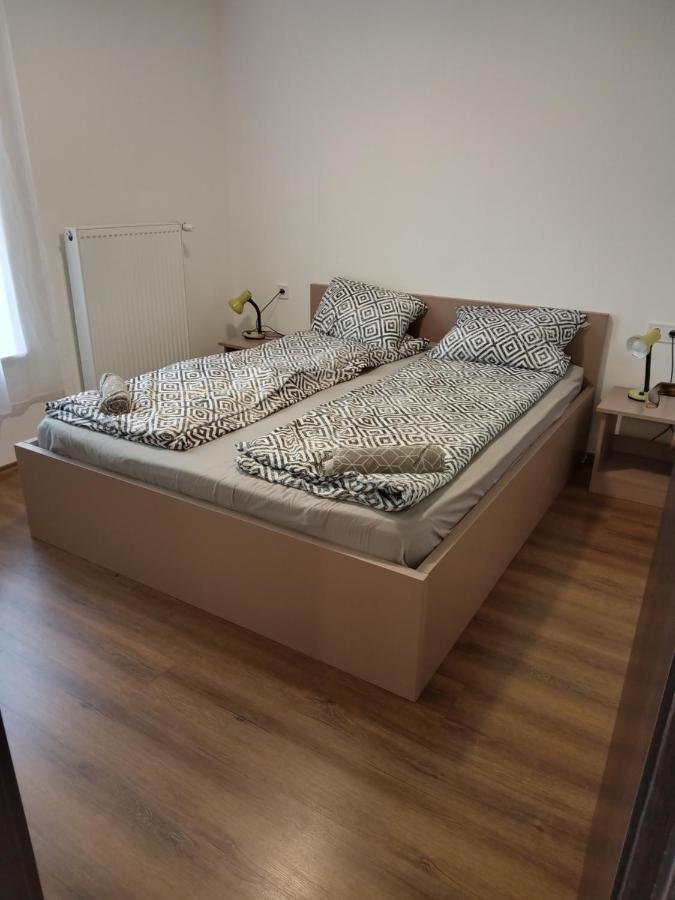 Tiszaliget Apartman Es Szallo โซลนอค ภายนอก รูปภาพ