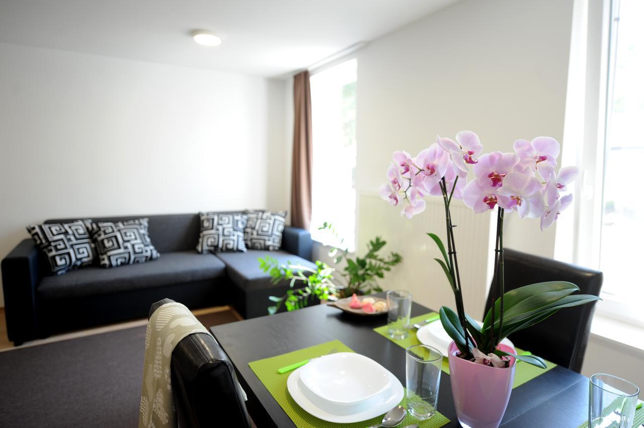 Tiszaliget Apartman Es Szallo โซลนอค ภายนอก รูปภาพ