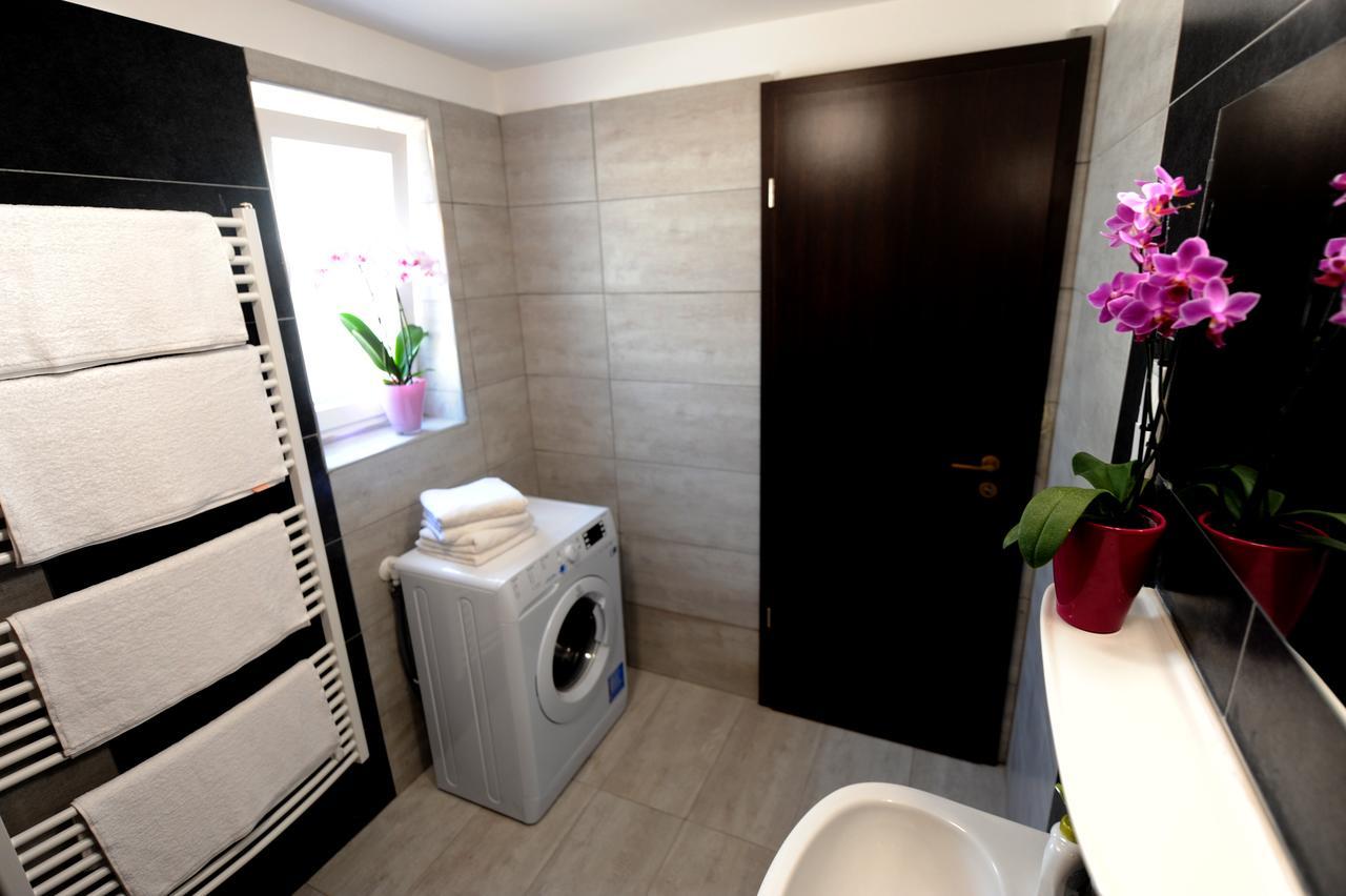 Tiszaliget Apartman Es Szallo โซลนอค ภายนอก รูปภาพ