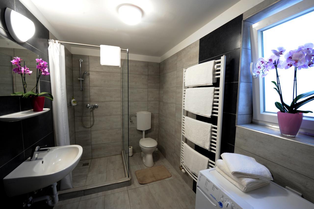 Tiszaliget Apartman Es Szallo โซลนอค ภายนอก รูปภาพ