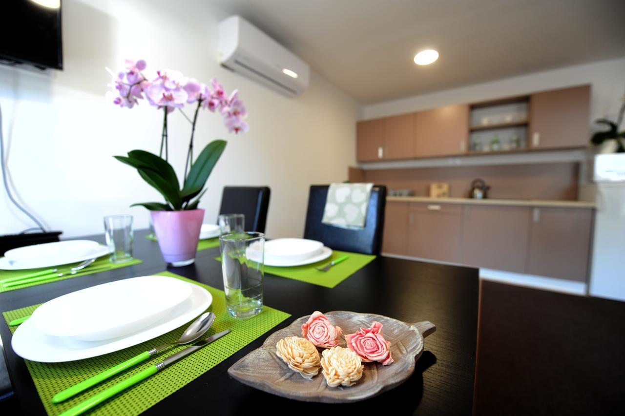 Tiszaliget Apartman Es Szallo โซลนอค ภายนอก รูปภาพ
