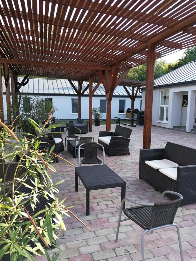 Tiszaliget Apartman Es Szallo โซลนอค ภายนอก รูปภาพ